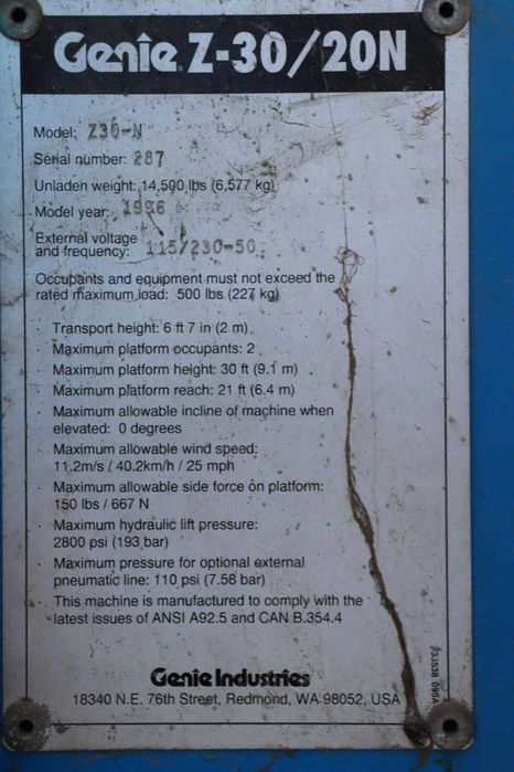 Plataforma elevatória articulada elétrica Genie Z-30-N de 11,14 m