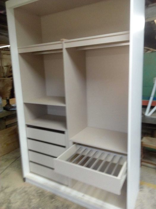 Construção roupeiros65565655977858121