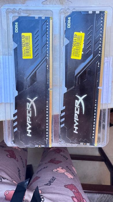 Memórias RAM DDR4 2x8Gb HX437C19FB3AK2/16