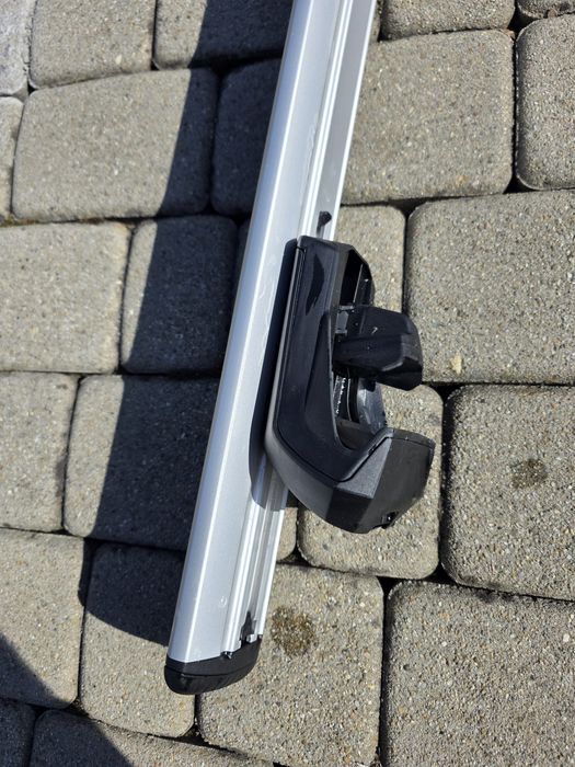 Thule Evo Raised Rail Bagażnik stopy + belki 127cm Nissan Qashqai