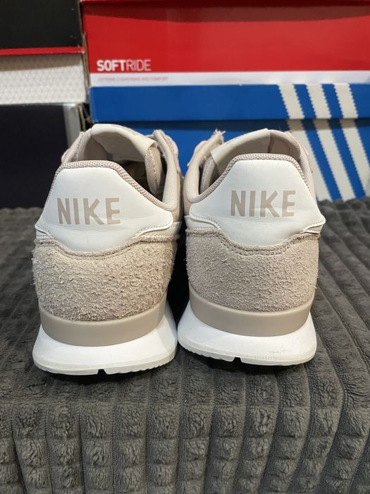 Жіночі кросівки Nike Internationalist 40(25,5см) оригінал