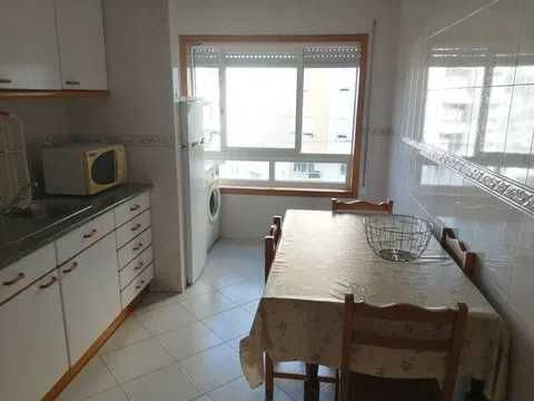 Apartamento T2, na Meadela - Viana do Castelo - bem localizado, com muita luz, bem exposto