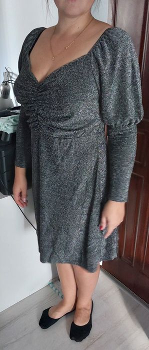 Przepiękna srebrna rozkloszowana sukienka r.44/2XL