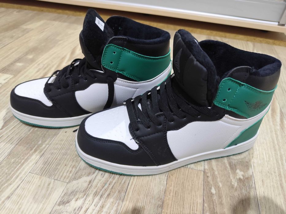 Кроссовки зимние