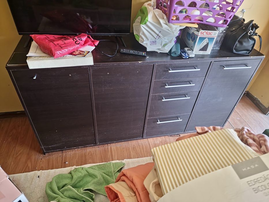 Vários móveis e utensílios para a casa