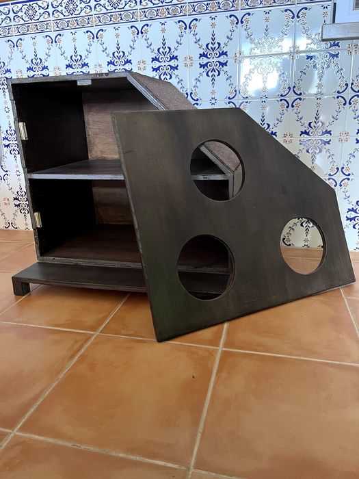Casota / Esconderijo Artesanal para Gatos