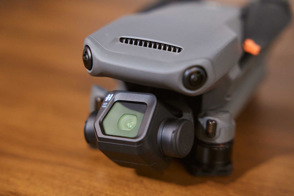 DJI Mavic 3 Classic + Comando RC + Bateria Extra + Filtros VND
