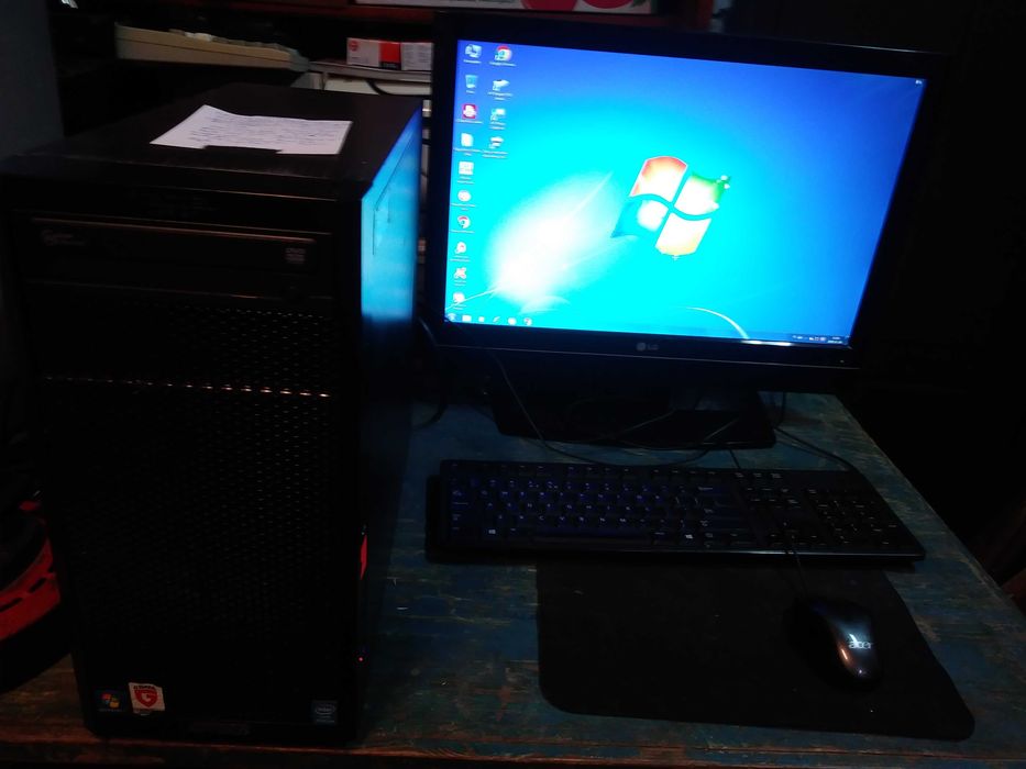 Czarny komputer OPTIMUS retro z oryginalną plombą gwarancyjną i Win 7