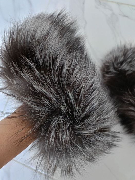 Натуральне хутро чорнобурки на рукава Б/В