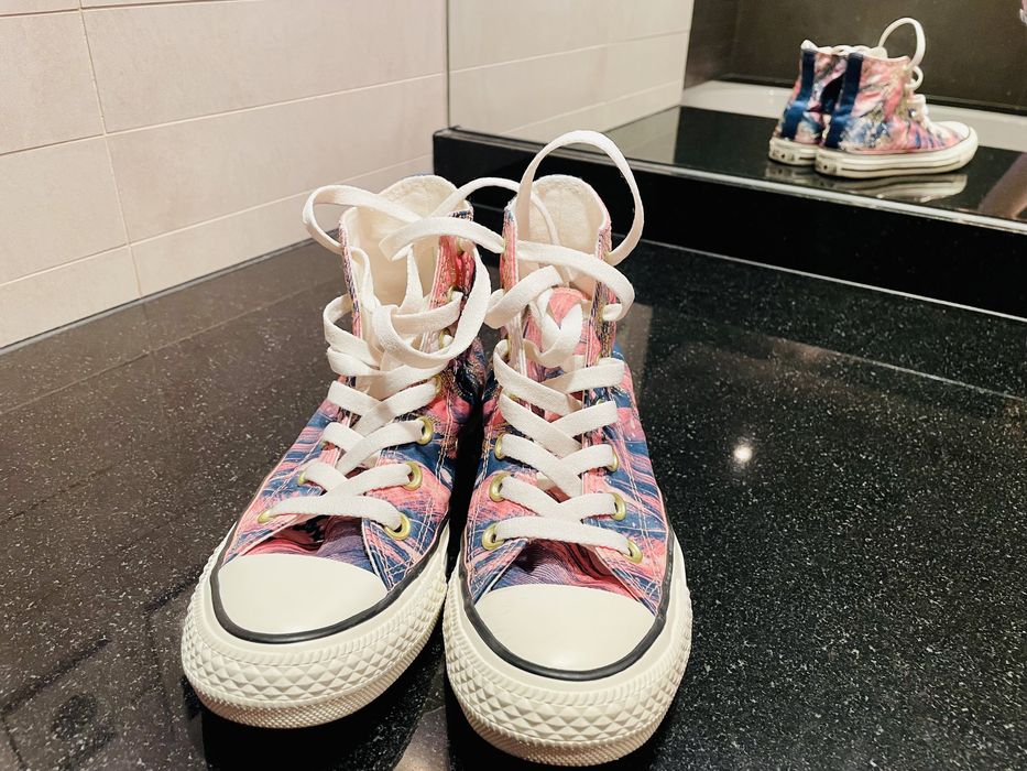 Różowo niebiesko złote trampki Converse za kostkę