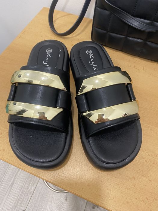 Шльопанці жіночі