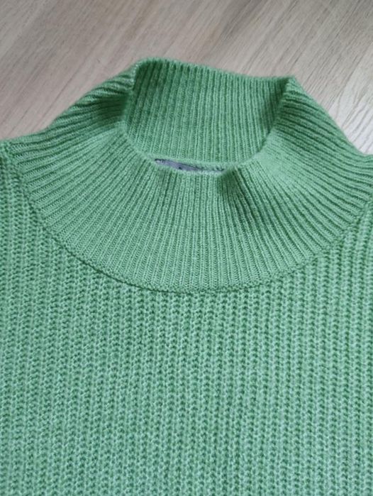 Светр з коміром xs-s