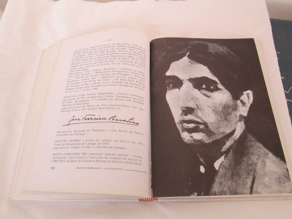 Dicionário de Pintores e Escultores Portugueses- 4 volumes