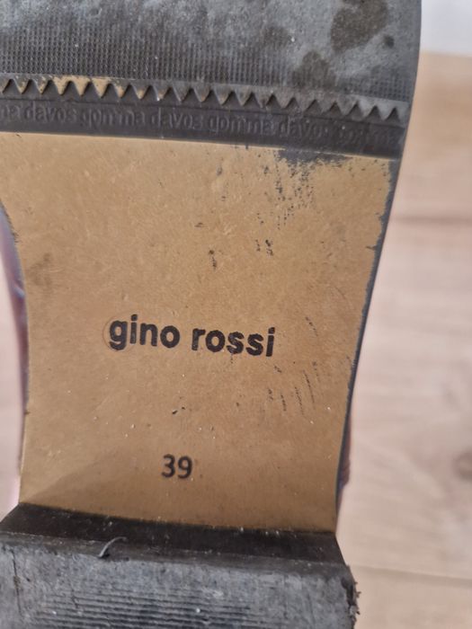Świetne botki skórzane Gino Rossi