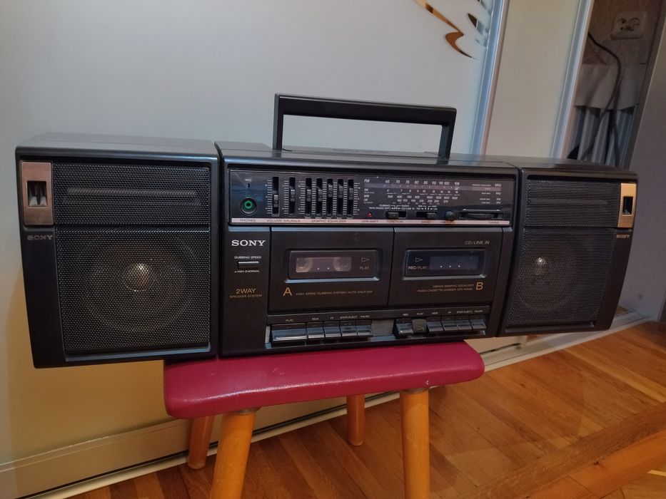 Магнитофон SONY . модель CFS -W420L.