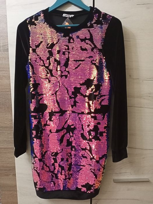 Платье нарядное велюровое в паетках