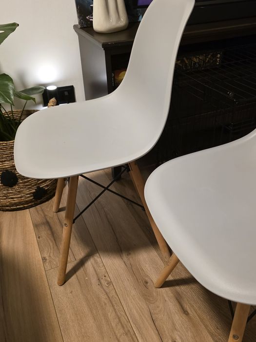 4 Cadeiras cinza para mesa de jantar 10 euros cada