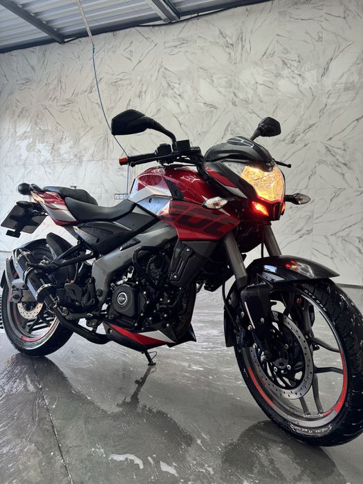 bajaj pulsar ns200 2024
