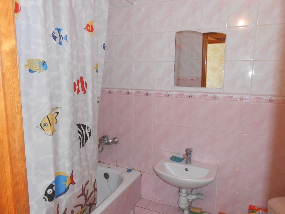 Почасово и посуточно. Однокомнатная квартира рядом с метро Оболонь.