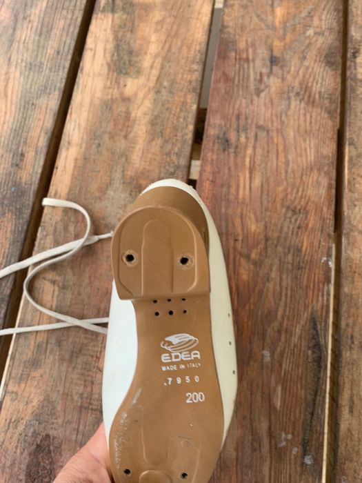 Patins de patinagem artística