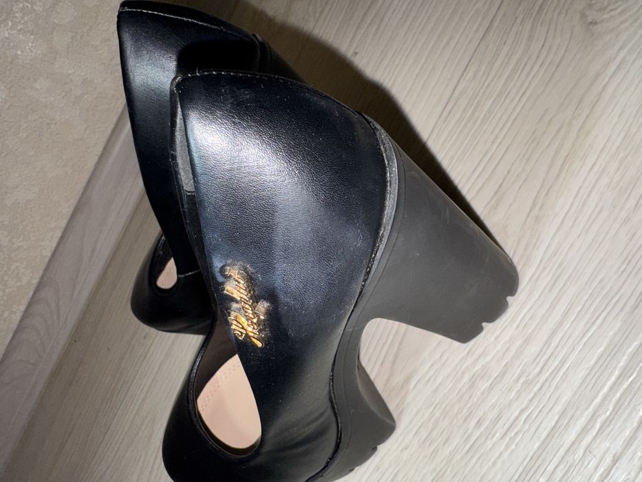 Жіночі туфлі на підборах 36р