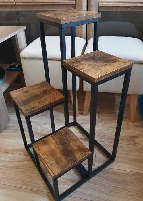 Kwietnik Metalowy Stojący 4 Półki na Kwiaty Dekoracje Postarzany Dąb