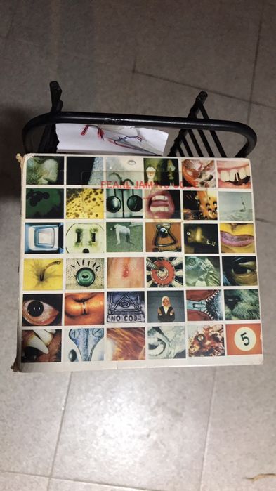 Cds Pearl Jam no code, yield entre outros