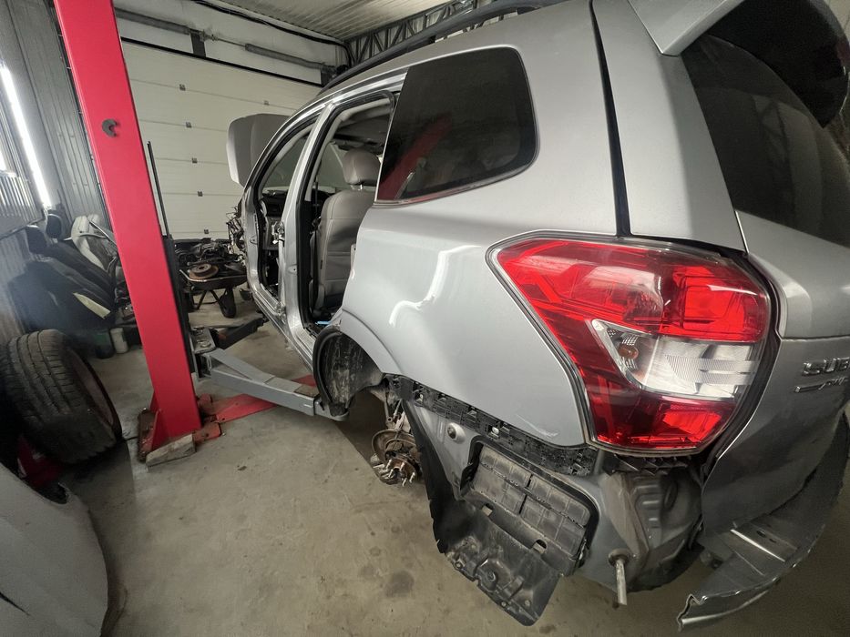 Четверть телевизор ланжерон Subaru Forester SJ S13 2013 2014 2015 2016