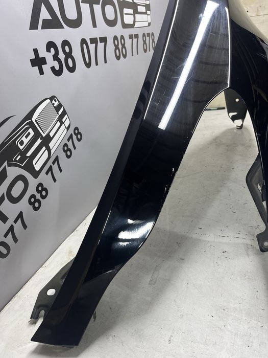 Ліве крило Tesla Model Y