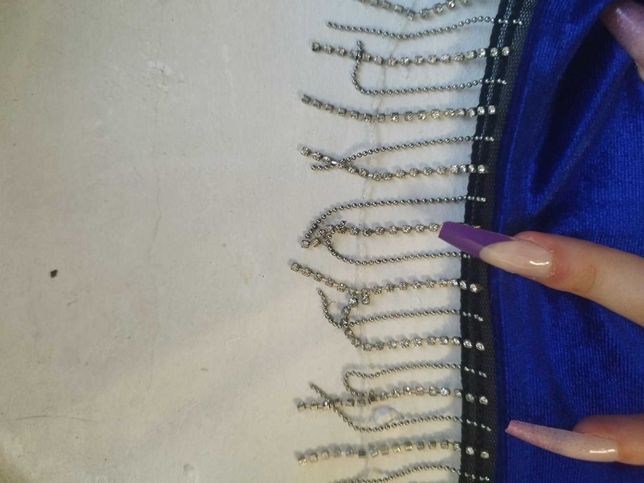 Welurowa elegancka sukienka niebieska, szafirowa, chabrowa