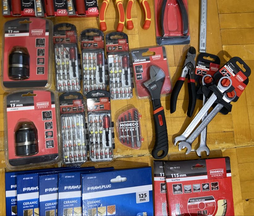 Продам или обмен,набор инструментов и расходников одним лотом. Новое