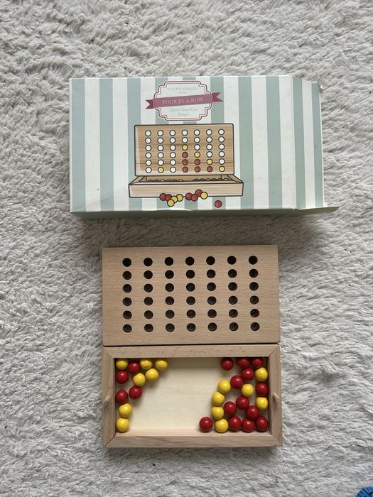 Laura Ashley гра «4 в ряд»