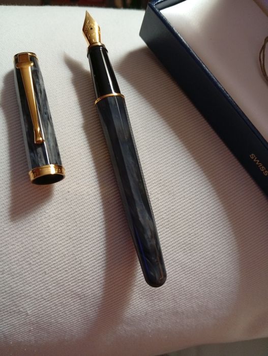 Caneta de tinta permanente CARAN d'ACHE