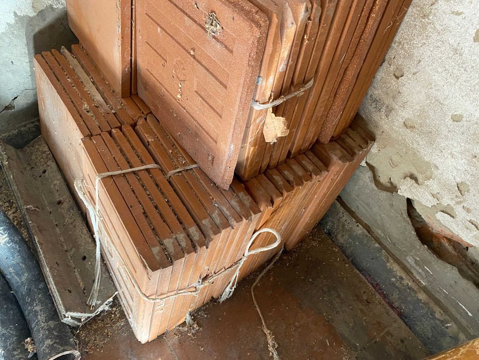 Плитка керамічна коричнева 20×20см