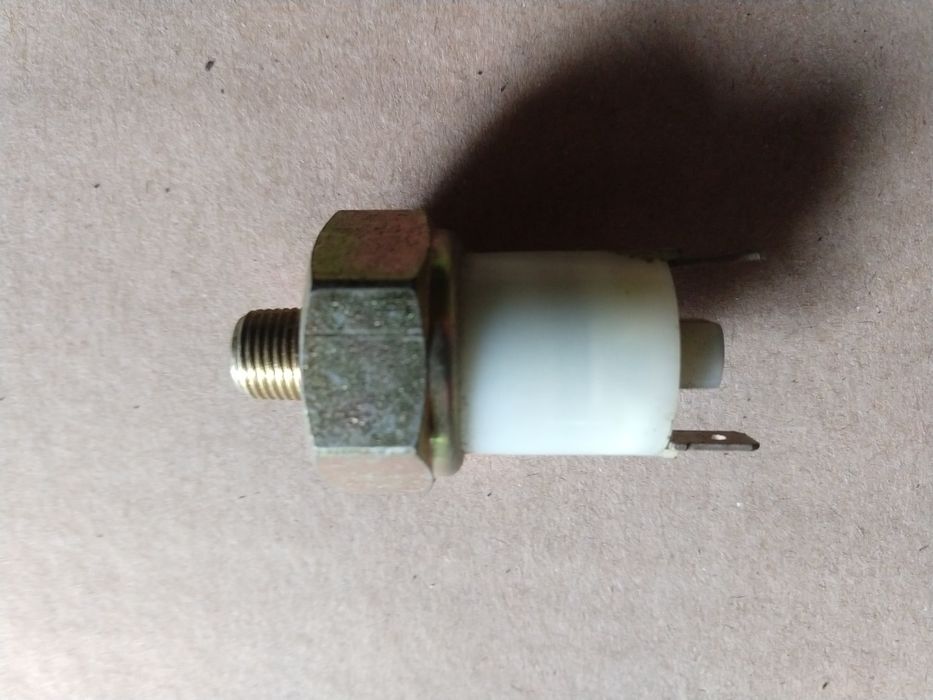 Czujnik ciśnienia oleju hydraulicznego Renault Claas Ares oryginał MF