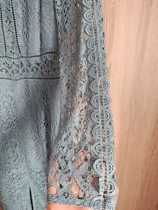 Asos niebieska ołówkowa sukienka z długim rękawem z koronki rozmiar M