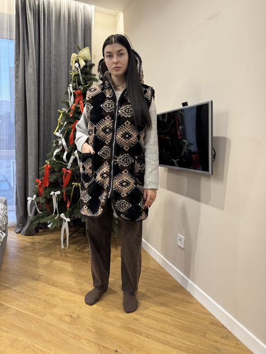 Довга жилетка-пальто з овчинки