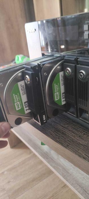 Sprzedam serwer NAS QNAP TS-459 Pro II 4GB RAM 4x2TB HDD