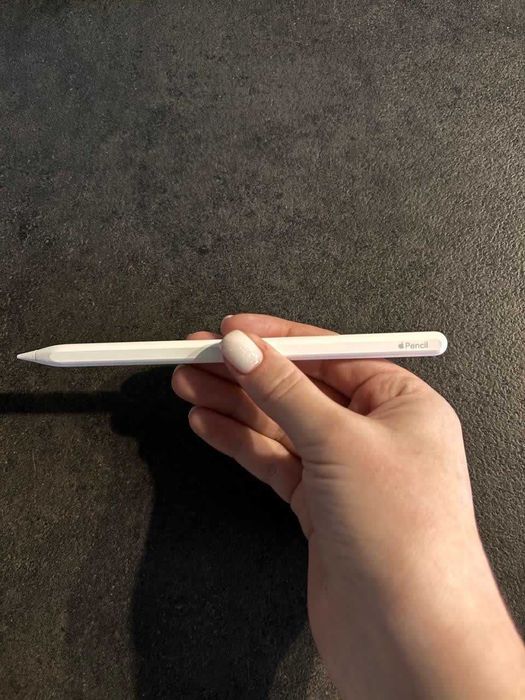 В продаже стилус Apple Pencil 2