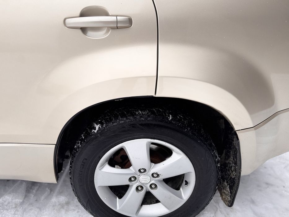 Продается SUZUKI GRAND VITARA 2008 год  рестайлинговая 2.4 бензин 4x4