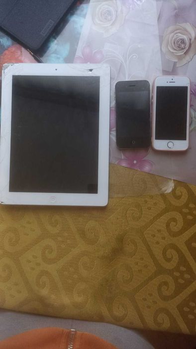 прийму у дар айфони і старі і нові