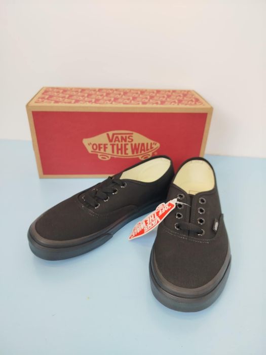 Trampki firmy authentic rozmiar 36.5