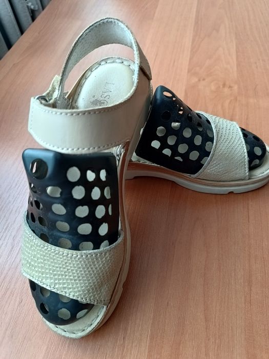 Sandały damskie Lasocki r.36