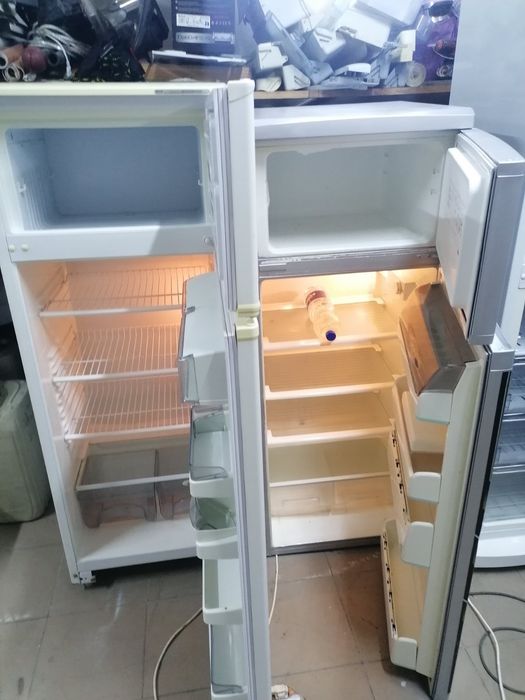 Холодильники чудовий стан