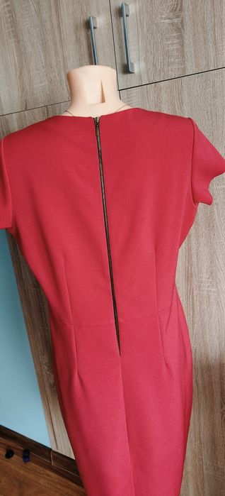 Czerwona elegancka sukienka MIDI z krótkim rękawem 44 XXL