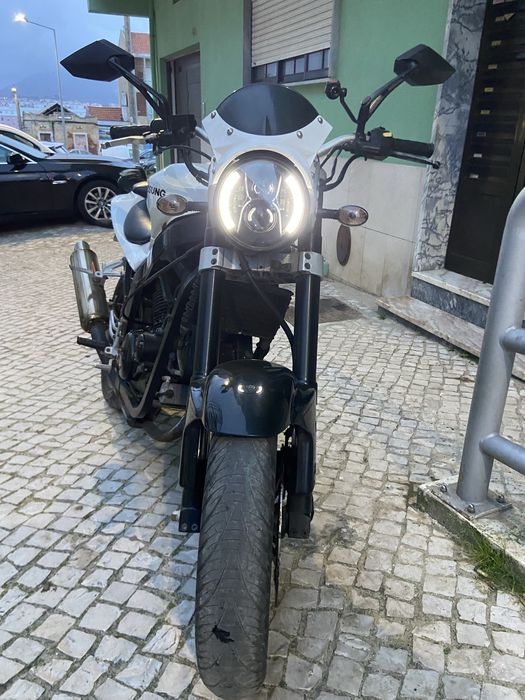 Moto Hyosung GT 250I
