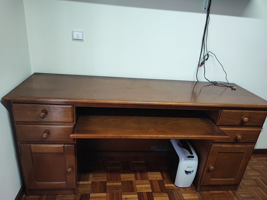 Secretária escritório