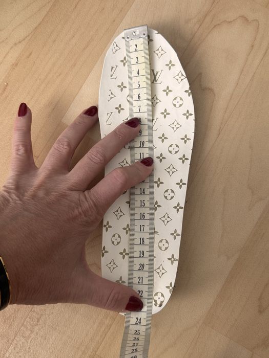 Кеды прозорі,  LV