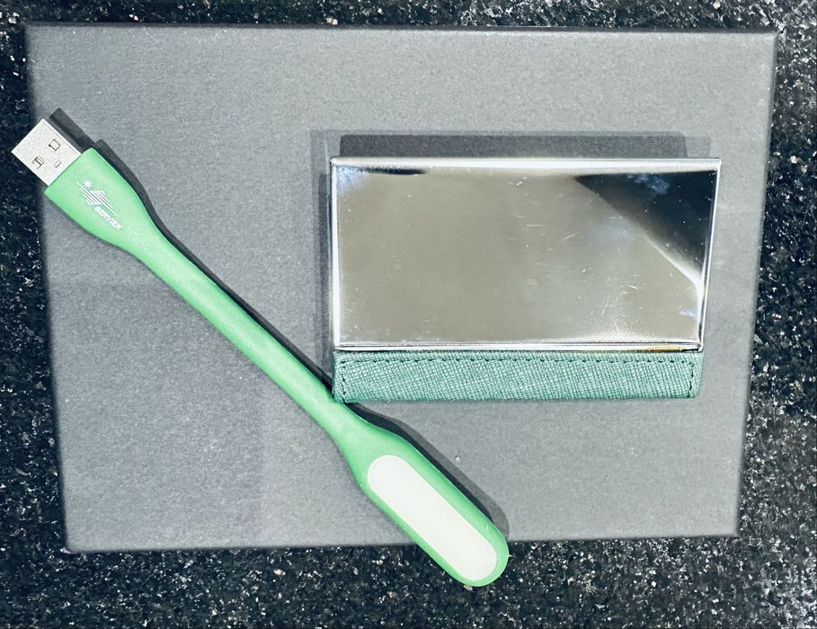 Zestaw wizytownik z lampka LED USB