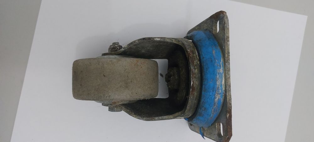 Rodas giratorias usadas  carrinhos de carga